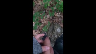 outdoor public piss, almost got catch