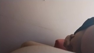 💥 Ricos sentones en el sillón hasta sacarle la leche Dentro 💦