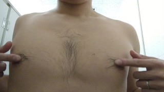 トイレで声を出さないように乳首をいじる元サッカー部男子