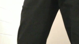 【盗撮風】会社のトイレでおしっこする元サッカー部男子