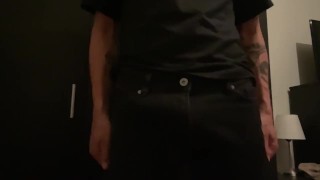 UNIVERSITARIO MASTURBANDOSE DESPUÉS DEL TRABAJO