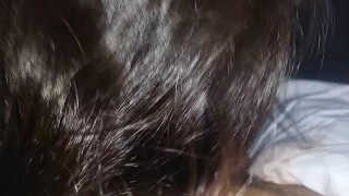 👅 Amiga se queda en casa y me sorprende con una Mamada