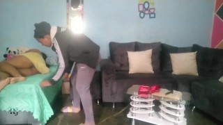 se metio un ladron a mi casa y me folla duro parte 1