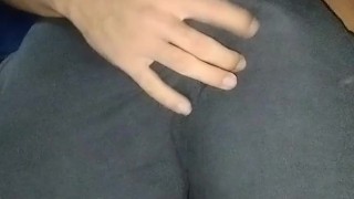 Tocandome la verga con muchas ganas de masturbarme