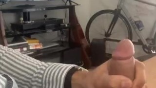 Solo wanking jerking guy sufer big cock