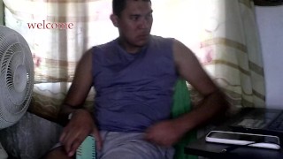 Chico heterosexual brillante de 18 años