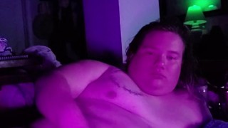 Sisy switches between her clit and pussy