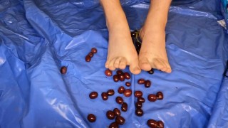 Man Toes VS Grapes Stroke and Crush