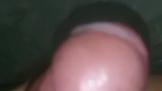 Hombre se masturba hasta venirse 🔥