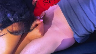 La amiga de mi madrastra es una MILF impresionante con un cuerpo de infarto que me hace perder la ca