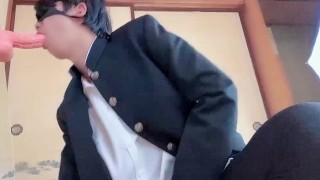 ヤンキー高校生は初めてみる友達のフル勃起したチンコに戸惑いつつフェラをする