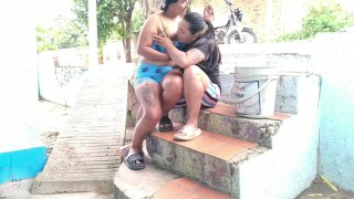 saciamos las ganas que nos teníamos la vecina y yo en plena calle parte 1