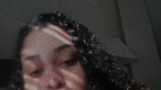 Give this Latina bbw a dick to suck