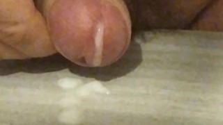 Je branle ma bite asiatique (au ralenti)