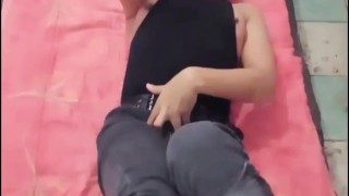 Modelando mis sandalias brasileñas