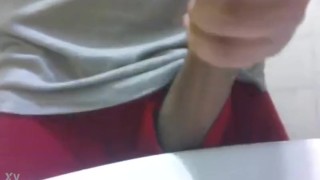 Sacando la lechita ¿quisieras que sea en tu boca?