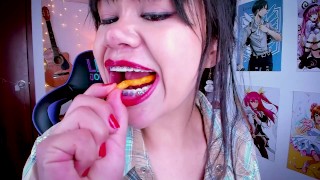 Lila Jordan eating snacks, Vore, Giantess