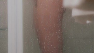 天啊这次潮吹也喷太多了 🤭 洗澡时挑逗男友～他直接冲进来干爆！