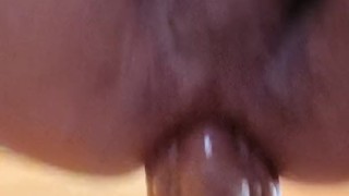 jugando con mi culito.