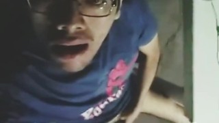 HOMBRE JOVEN CON CALCETA DE FUNDA EN SU VERGA (RECOPILACIÓN CON FILTRO DE LUZ) 🧦