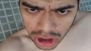 DESNUDO CON LA VERGA ENTRE LAS MANOS 🖐️🌶️