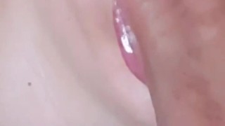 My Hotwife blows me while browsing tinder