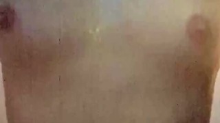 chico blanquito moviendo el culito en tanguita roja calentándo con su fume sobre la bolas y nalgas