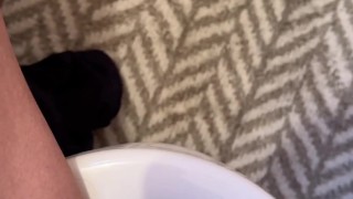 ドМ男子 ちっちゃい声出しながらイクとこ見て♡ 童貞 皮かむり