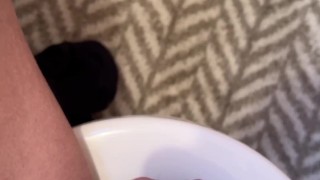 ドМ男子 ちっちゃい声出しながらイクとこ見て♡ 童貞 皮かむり