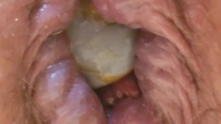 Popping out 2 eggs like a good boi~