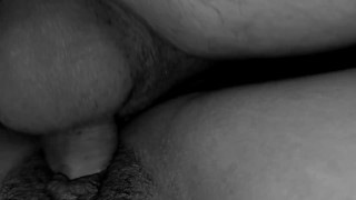 El pendejo de mi esposo no me sabe complacer, quieres hacerlo tu?