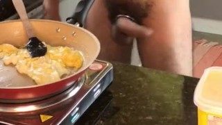 FRYING SKINLED EGG