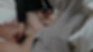 【スマホいじりながら面倒くさそうに手コキするギャル】適当に手コキしてたらセフレの男がムラついて挿入される・・・