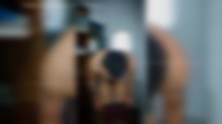 Me visto y desvisto probandome unos sexy calzoncillos mientras mi vergota se muestra