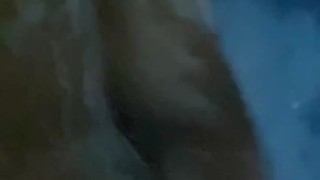 Lavando y moviendo el Culito para cojer