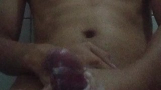 Nag Salsal Sa CR si boy