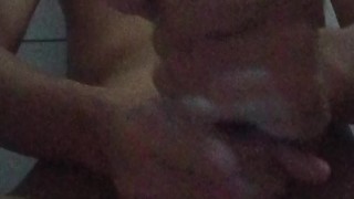 Nag Salsal Sa CR si boy