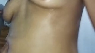 🔥 Pasa la noche montada en el novio de su amiga