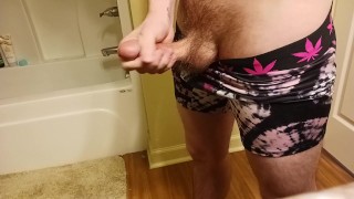 Stoner twink jerking off