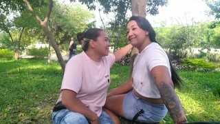 salgo con michell al jardín y me chupa la verga debajo de un árbol luego se monta encima y follamos