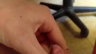 Jugando con mi clitoris gordo TRANS