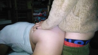 Me cogi a chica linda de remera blanca de perrito