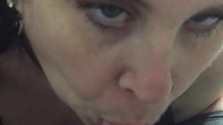 Suckling out daddy’s cumload 💦