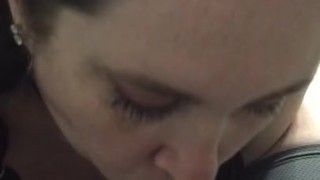 Suckling out daddy’s cumload 💦