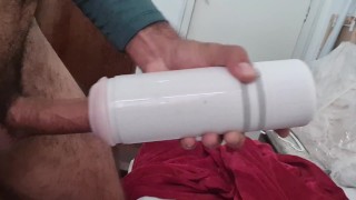 Gozando muito com meu masturbador MAX da LOVENSE