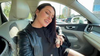 Passers-by interfere with a blowjob in the car