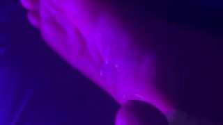 Bi guy busts twice on feet