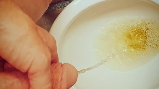 SPUNDADDY PISSES !! Fills toilet with cloudy spun piss. Are you next?