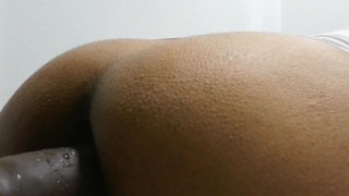 Masturbando mi culto ambriento