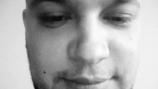 Am sunat la fete sa-le anunt ca nu vine Mos Craciun la ele.